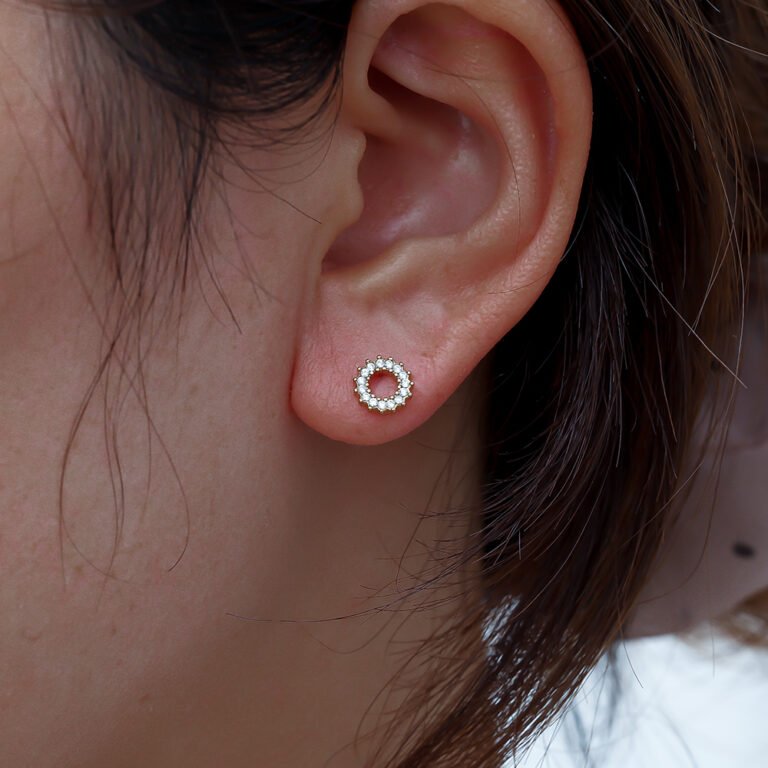 Brincos Flor Circular Brilhante